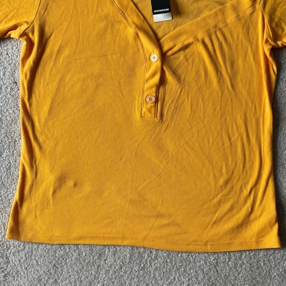 New! Monrow Marigold Rib Knit Off Shoulder Henley Top NWT - 35567 - Picture 6 of 12